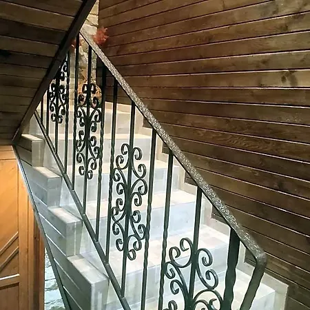 кръчмъ при байката Πανδοχείο *